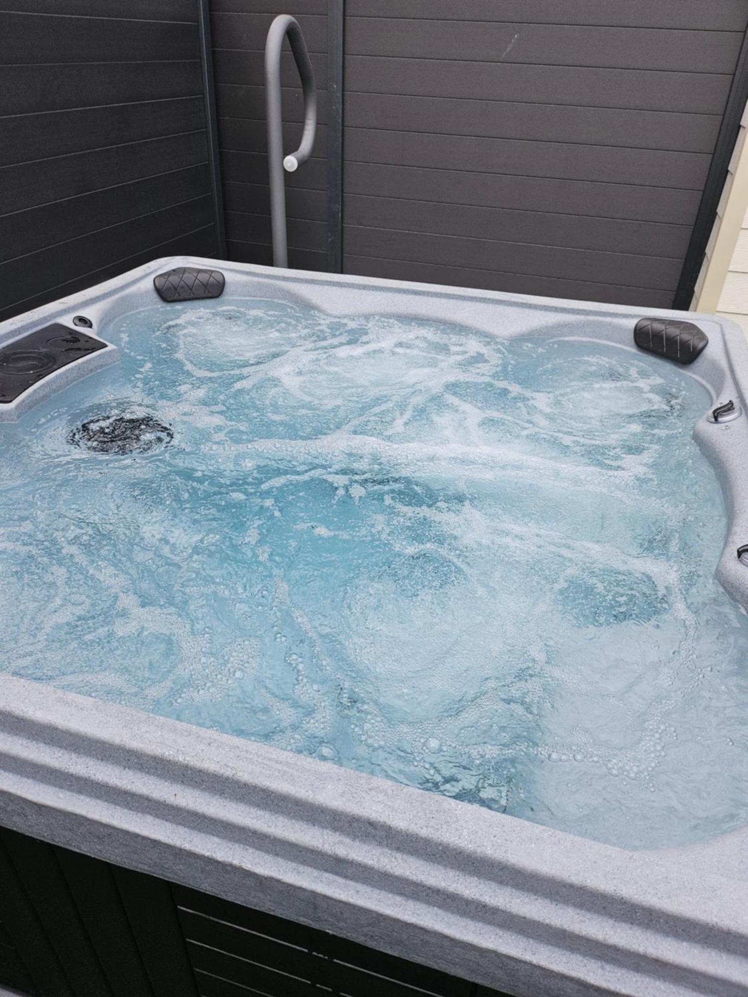 Hebergement Privee Jaccuzzi En Supplement Saint-Clair-du-Rhone Exterior photo